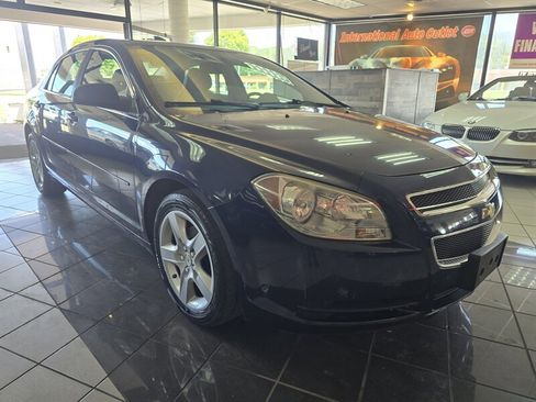 Used 2010 Chevrolet Malibu LS image 3