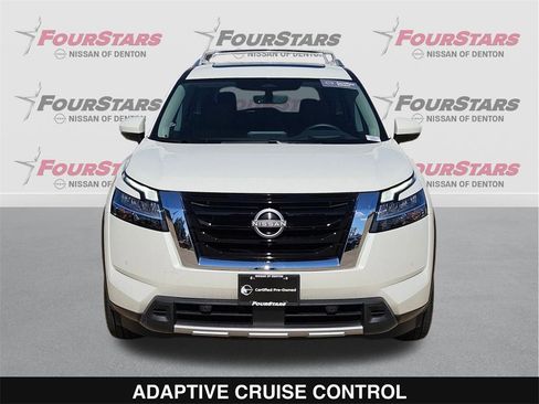 Used 2024 Nissan Pathfinder Platinum image 10