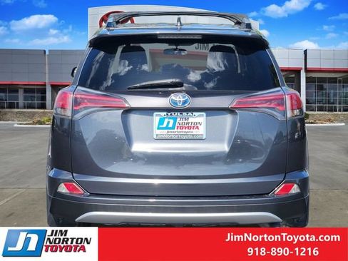 Used 2016 Toyota RAV4 XLE AWD/4WD image 6