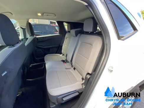 Used 2022 Ford Escape SE FWD image 19