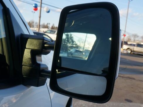 Used 2024 Nissan Titan SV w/ SV Convenience Package image 87