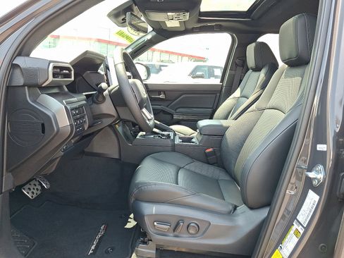 Used 2025 Toyota Tacoma TRD Sport w/ TRD Sport Premium Package AWD/4WD image 14