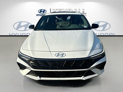 Certified 2026 Hyundai Elantra SEL Sport FWD image 2