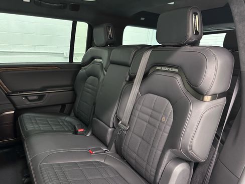 Used 2026 Rivian R1S Premium image 16