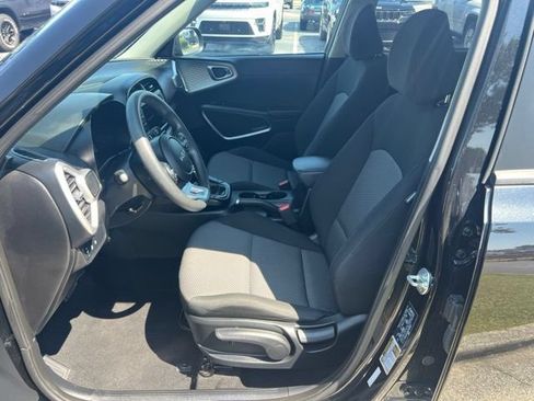 Used 2024 Kia Soul LX w/ Option Group 015 FWD image 7