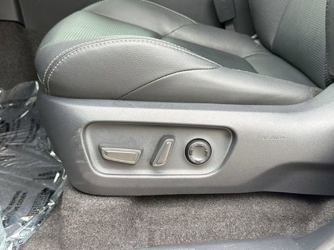Certified 2025 Toyota 4Runner Limited AWD/4WD image 18