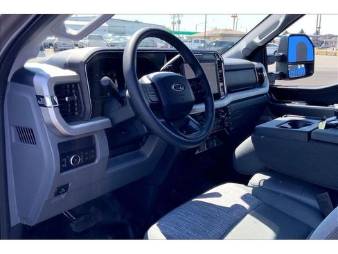 New 2026 Ford F250 XLT w/ XLT Premium Package AWD/4WD image 6