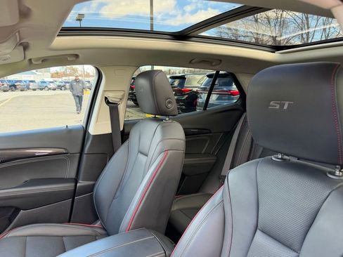 Used 2023 Buick Envision Essence w/ Sport Touring Package image 16