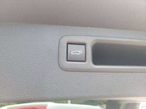 Certified 2026 Toyota Highlander Limited AWD/4WD image 41