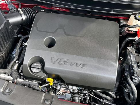Used 2023 Chevrolet Traverse Premier AWD/4WD image 32
