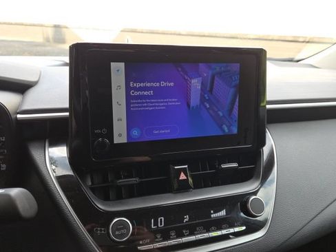 Used 2025 Toyota Corolla LE FWD image 18
