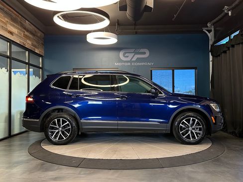 Used 2021 Volkswagen Tiguan SE AWD/4WD image 2