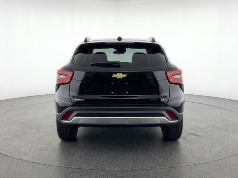 Used 2025 Chevrolet Trax LT w/ LT Convenience Package FWD image 7