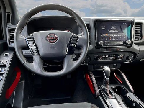 Used 2022 Nissan Frontier Pro-X w/ Technology Package RWD image 11