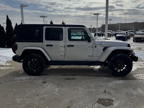Used 2023 Jeep Wrangler Unlimited Sahara w/ Cold Weather Group image 6