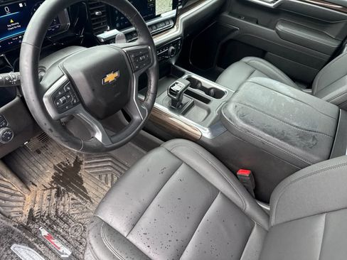 Used 2025 Chevrolet Silverado 1500 LT AWD/4WD image 11