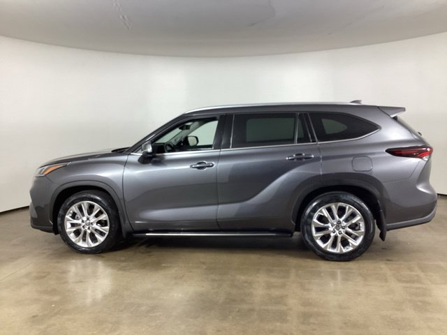 Used 2024 Toyota Highlander Limited AWD/4WD image 8