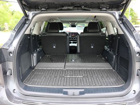 Used 2023 Toyota Highlander Platinum AWD/4WD image 13