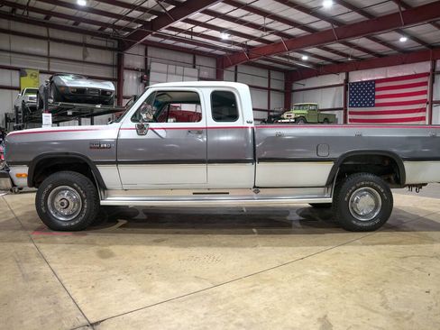 Used 1992 Dodge D/W Truck 250 image 4
