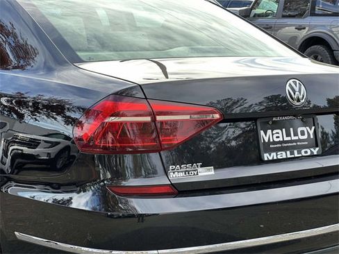 Used 2019 Volkswagen Passat 2.0T Wolfsburg image 6