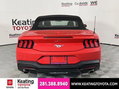 Used 2025 Ford Mustang Premium RWD image 6