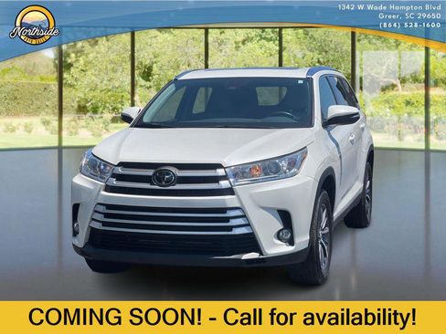 Used 2019 Toyota Highlander XLE FWD image 1