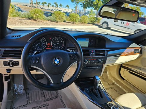 Used 2011 BMW 328i Convertible image 20