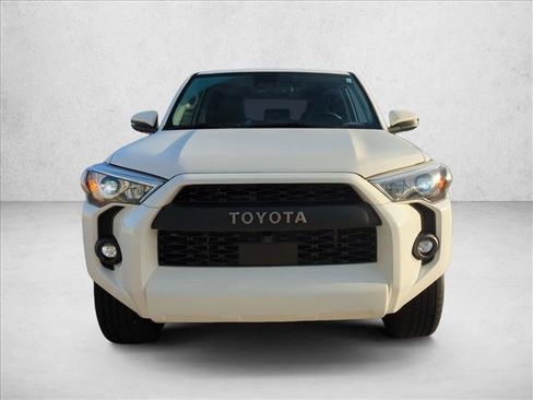 Certified 2022 Toyota 4Runner SR5 Premium w/ Moonroof Package AWD/4WD image 2