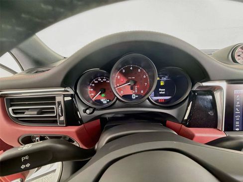 Certified 2026 Porsche Macan S AWD/4WD image 19