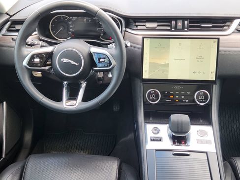 Used 2023 Jaguar F-PACE S AWD/4WD image 30