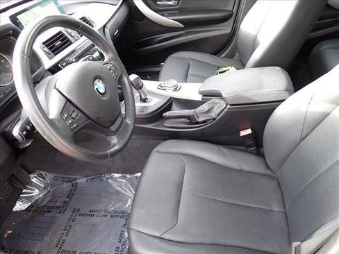 Used 2017 BMW 320i xDrive 320i xDrive image 8