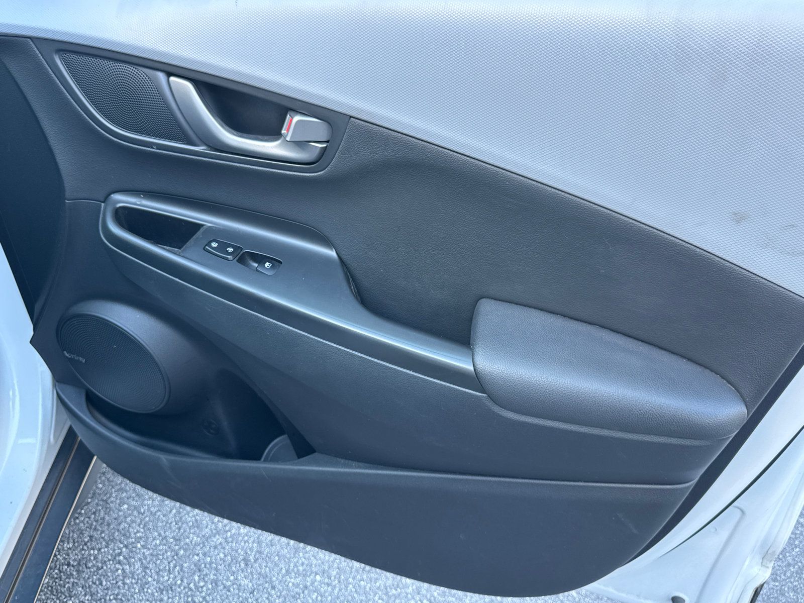 Used 2020 Hyundai Kona Limited AWD/4WD image 17
