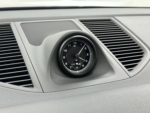 Certified 2024 Porsche Macan image 50