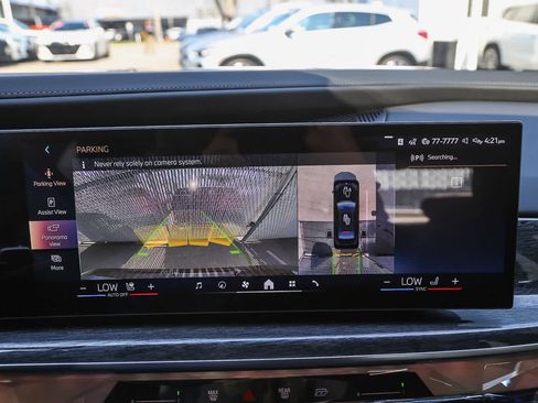 Used 2025 BMW 750e xDrive w/ Premium Package image 20