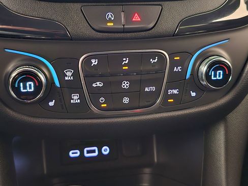 Used 2024 Chevrolet Equinox RS FWD image 12