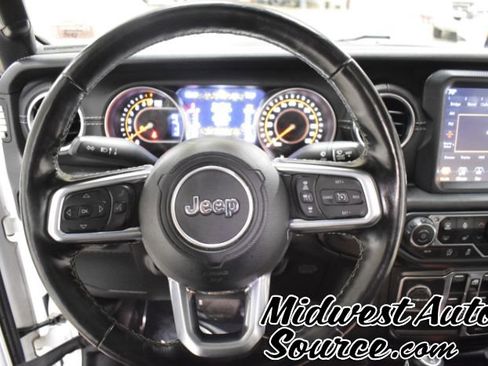 Used 2020 Jeep Gladiator Overland image 15