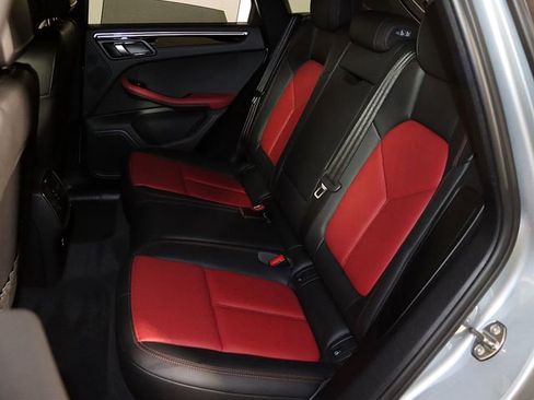 Used 2020 Porsche Macan AWD/4WD image 13