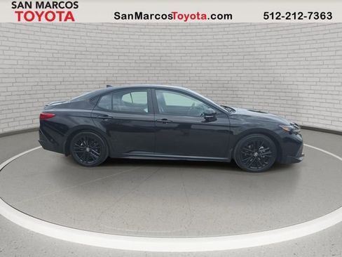 Used 2026 Toyota Camry SE FWD image 5