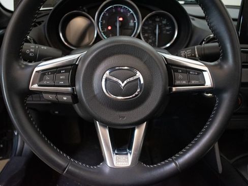 Used 2021 MAZDA MX-5 Miata Club RWD image 12
