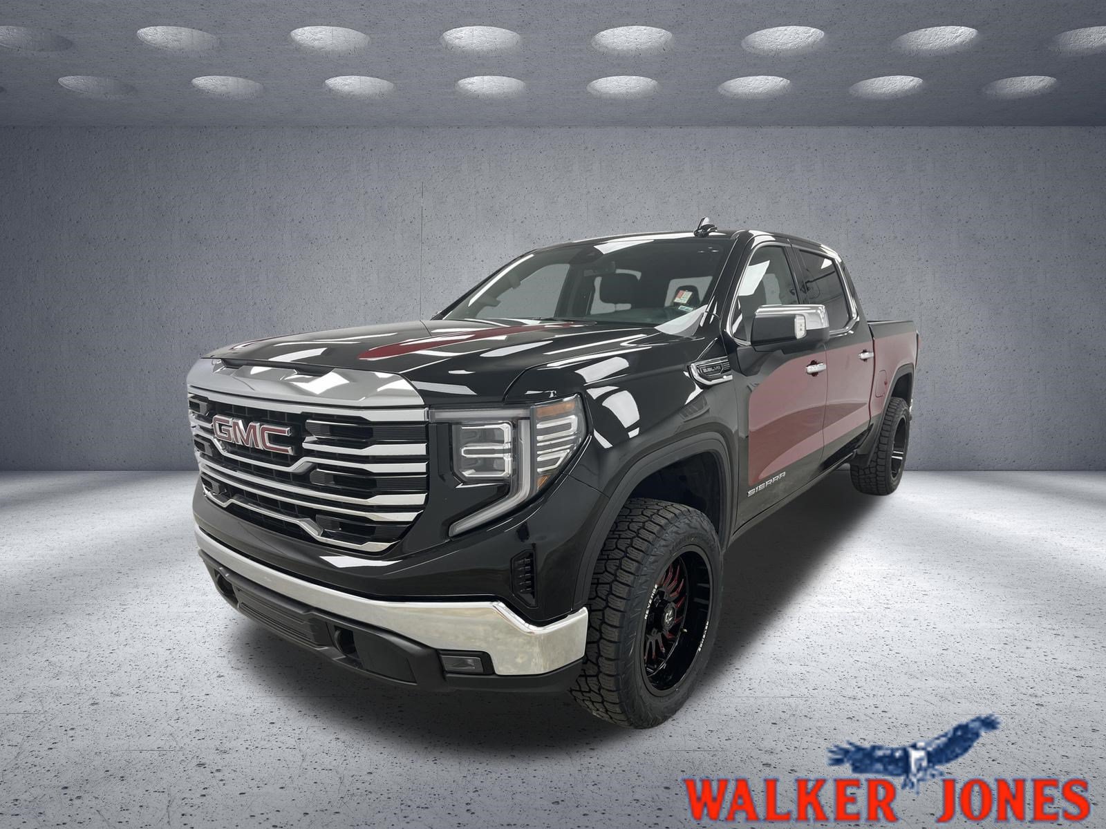 Used 2026 GMC Sierra 1500 SLT AWD/4WD image 1