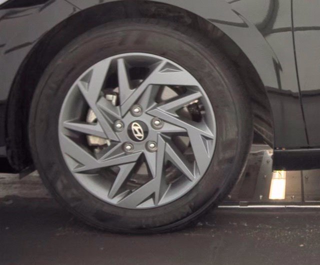 Used 2025 Hyundai Elantra Hybrid FWD image 19