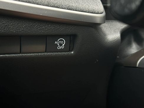 Certified 2025 Nissan Kicks SV image 33