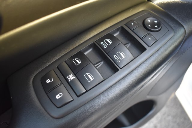 Used 2020 Jeep Grand Cherokee Altitude AWD/4WD image 21