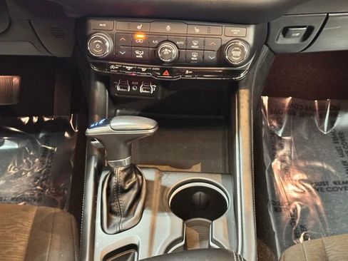 Used 2024 Dodge Durango SXT image 34