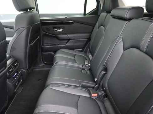 Used 2025 Honda Pilot Touring image 19