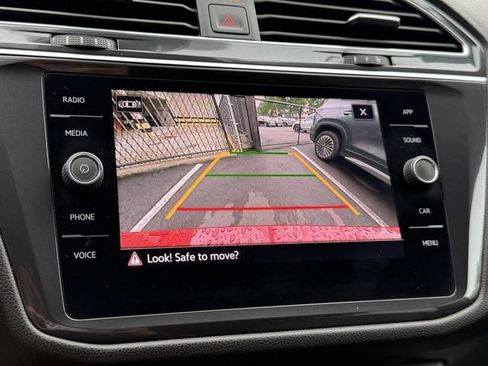 Certified 2024 Volkswagen Tiguan SE AWD/4WD image 29