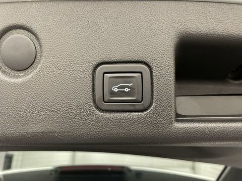 Used 2020 Chevrolet Equinox Premier w/ LPO, Floor Liner Package image 29