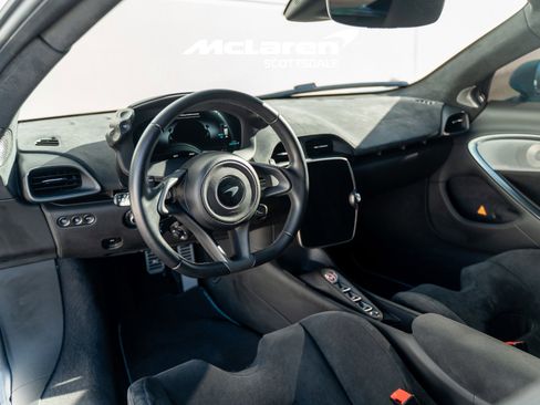 Used 2023 McLaren Artura image 24