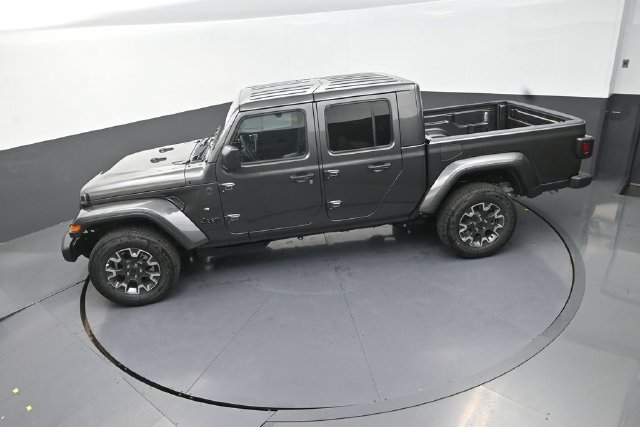 New 2026 Jeep Gladiator Sport AWD/4WD image 13