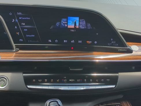 Used 2024 Cadillac Escalade Premium Luxury w/ Performance Package AWD/4WD image 16